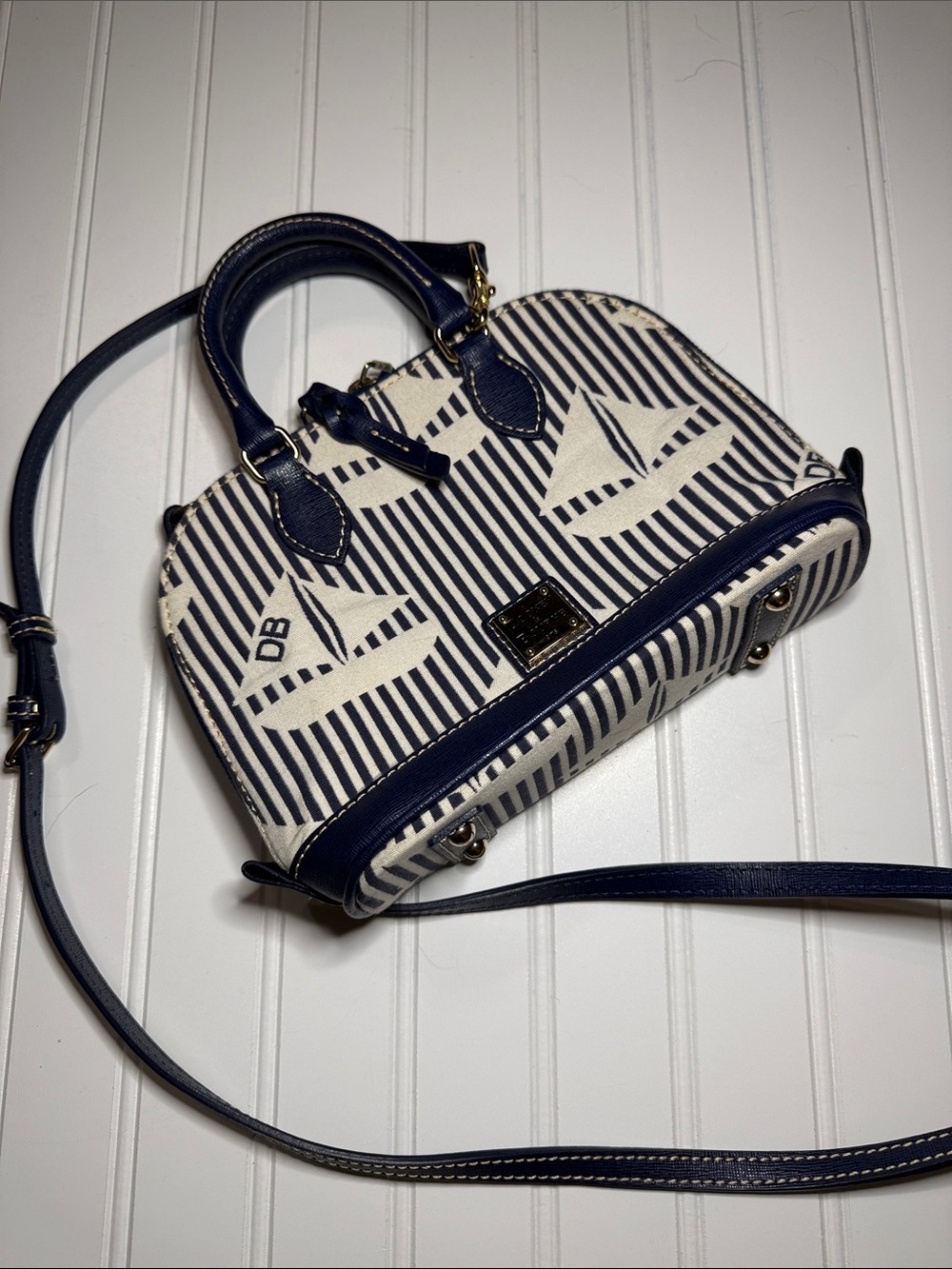 Dooney & Bourke Navy Sailboat Bitsy Mini Bag EUC